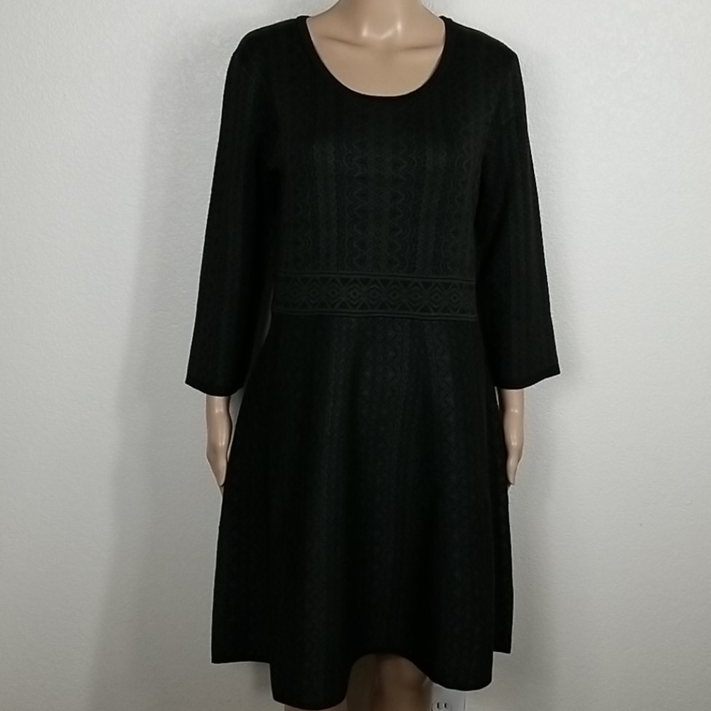 Nina Leonard Black & Green Soft Sweater Dress